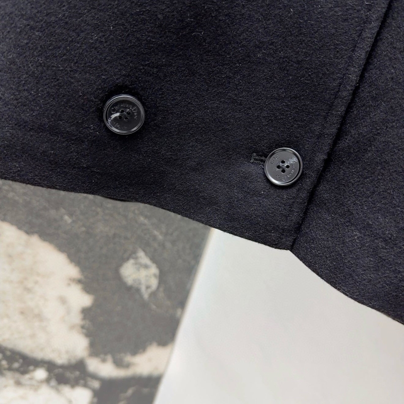 chr1st1an D10r outwear